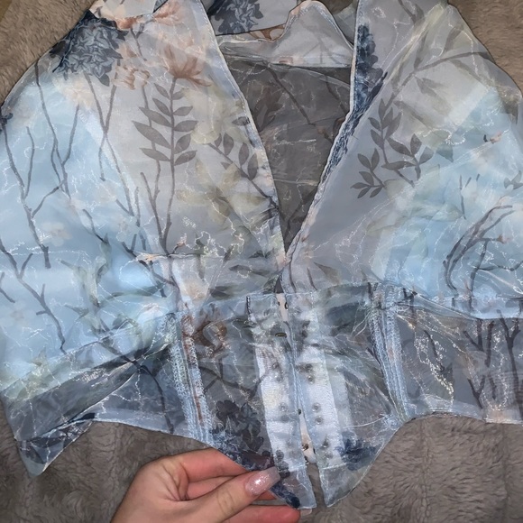 Pretty little thing sheer floral corset blouse - Picture 3 of 6